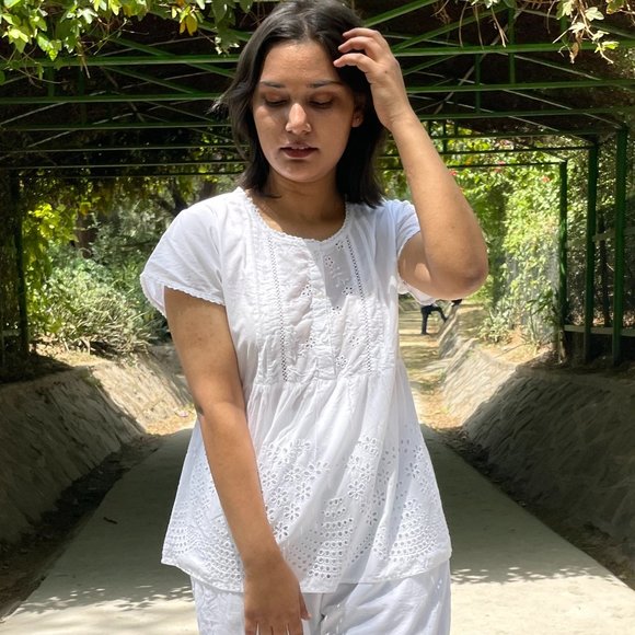 ALLABOUTONESELF Tops - Medium- 100% Cotton White Top